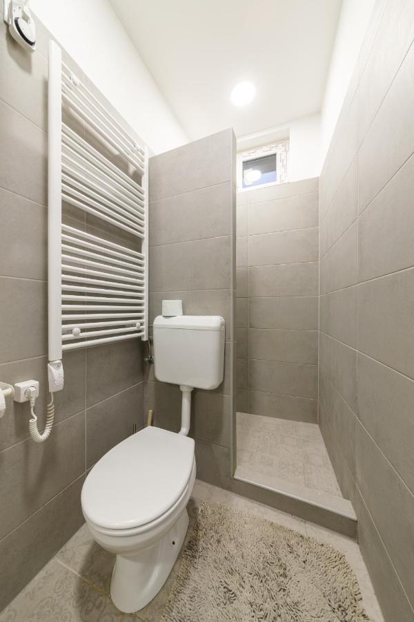 Cozy Modern Space At The Heart Of The City Debrecín Exteriér fotografie